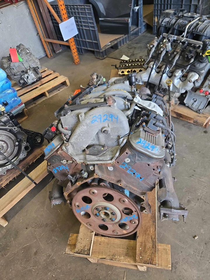 Used Engine Complete Assembly fits: 2004 Chevrolet Silverado 2500 pickup 8.1L VI Foto 4 de 4