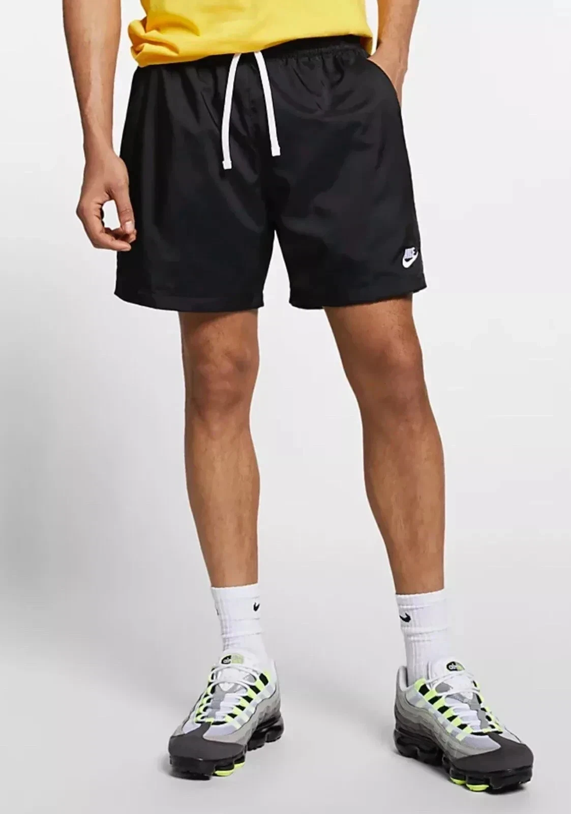 NWT Nike MEN's Sportswear Woven Flow Shorts Black and White AR2382-010 XL