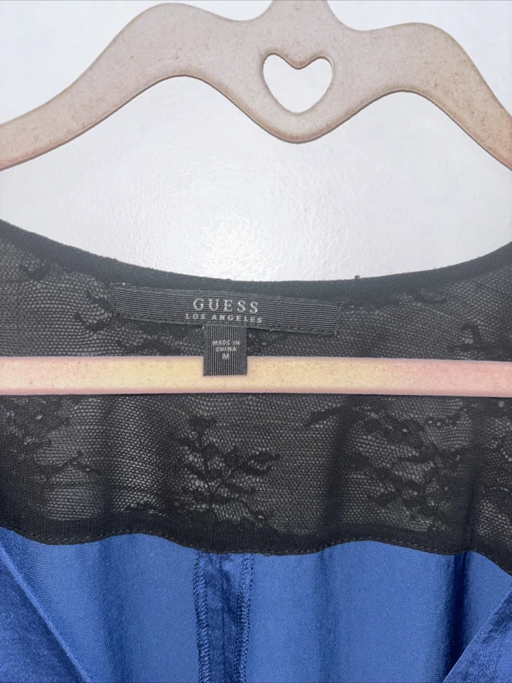 Blusa Guess Azul Negra Damas Talla Med Encaje Sedoso Romántico Sexy Y2K Hada Gótica Em Foto 2 de 4