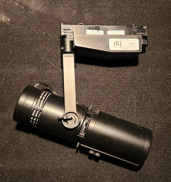 (1) ETC Irideon LED Profile Fixture w/Data Track Adapter (Mini LEKO/Ellipsoidal) - Image 2 of 4