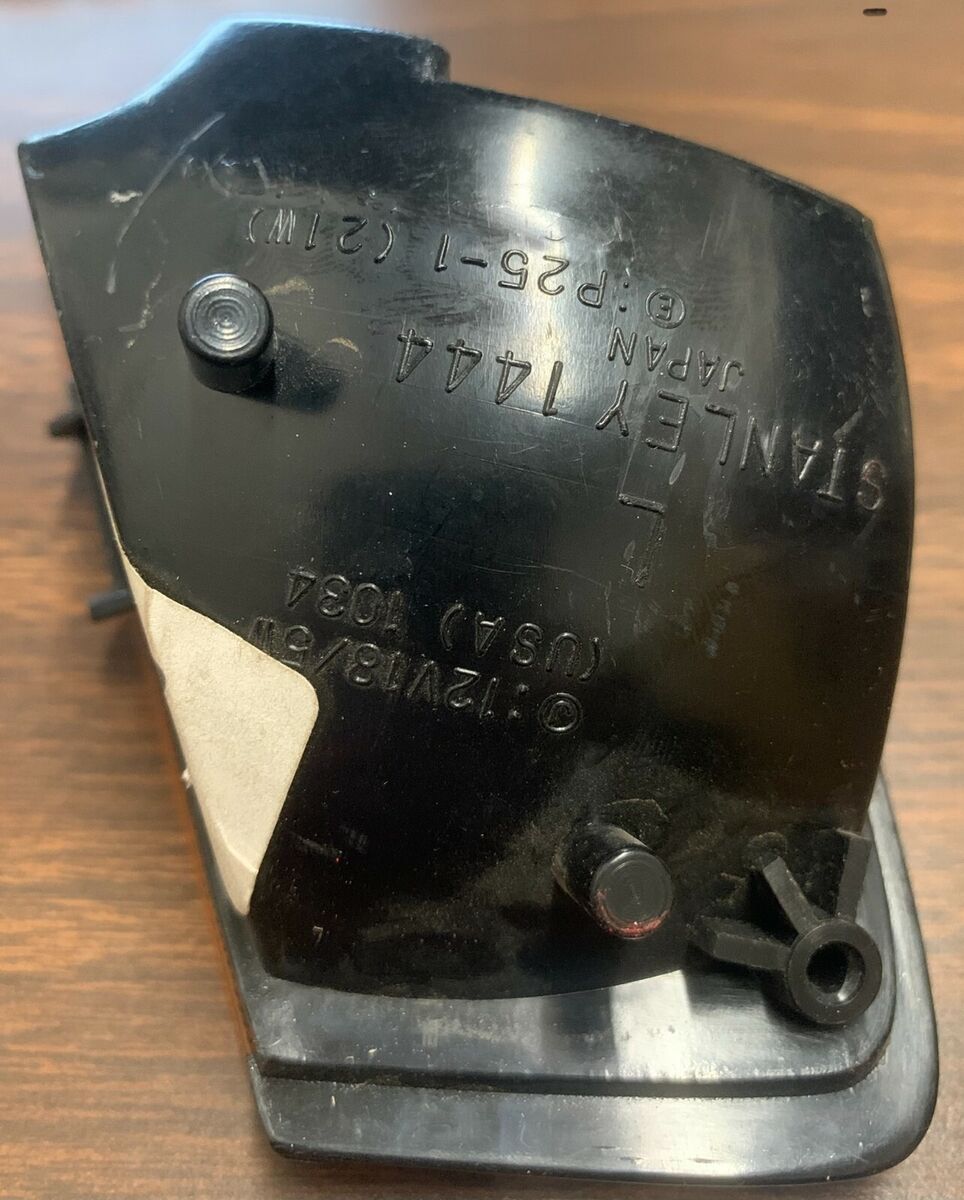 LEFT BLINKER HOUSING BASE FITS MAYBE CH125 1984 33451-KJ9 LEFT BLINKER HOUSING BASE FITS MAYBE CH125 1984 33451-KJ9