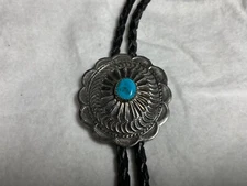 VINTAGE STERLING SILVER TURQUOISE BOLO TIE - NICE DETAIL!