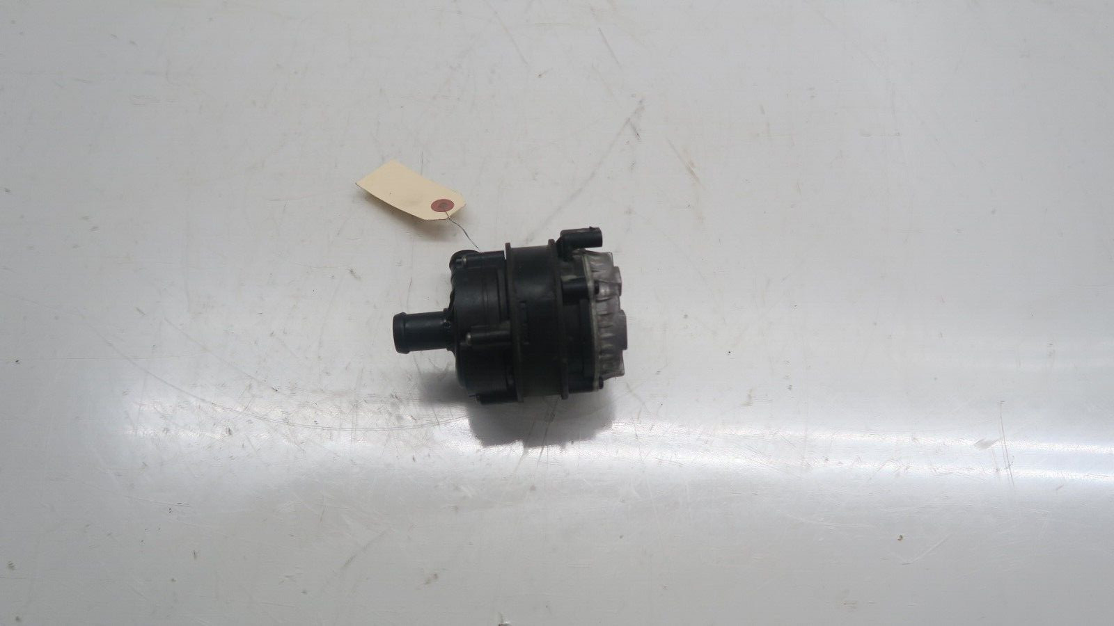 Maserati Ghibli 2014-2019 Right Water pump with housing