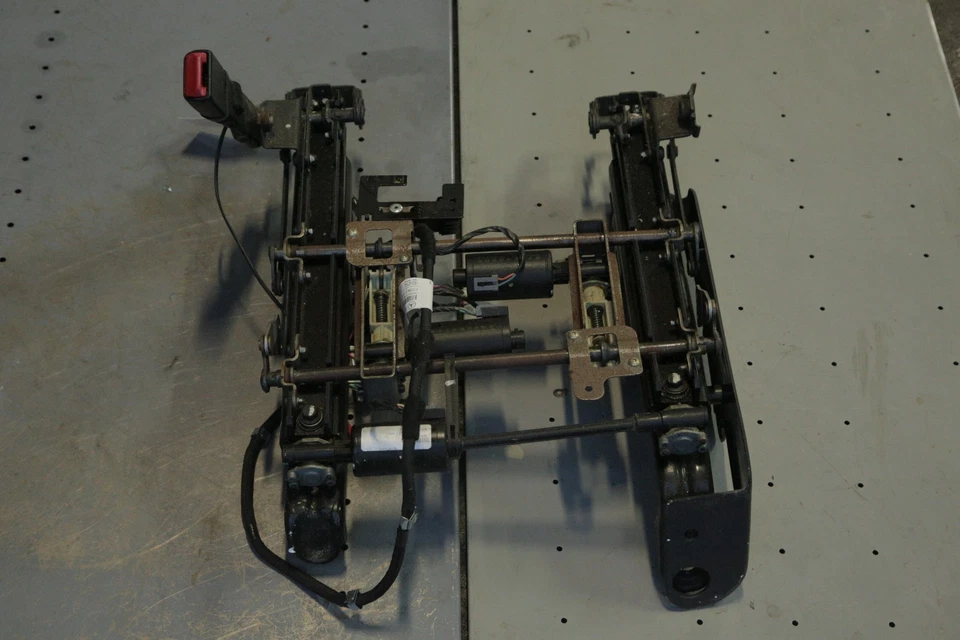 Mercedes-Benz ML350 1998-2005 asiento delantero izquierdo lado del conductor carril vía K7633 Foto 2 de 4