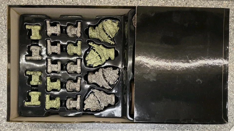 Juegos de Piratas 3 en 1 Piratas del Caribe Hombre Muerto Pecho Dados de Ajedrez Damas Foto 4 de 4