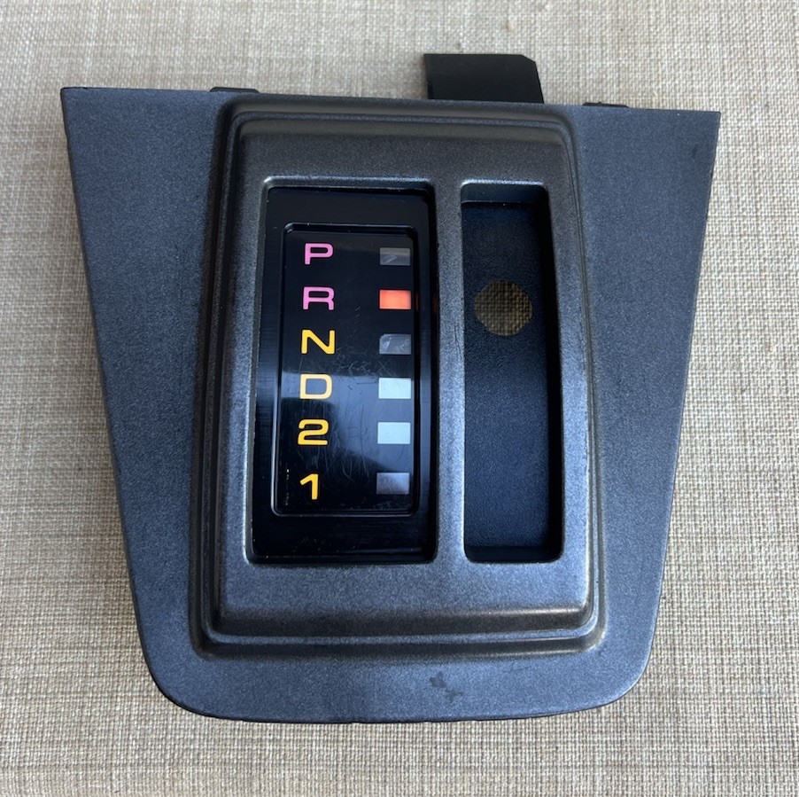 MAZDA ROTARY 1984-85 RX7 SERIES 3 COUPE CONSOLE AUTO SHIFTER SELECTOR SURROUND!!