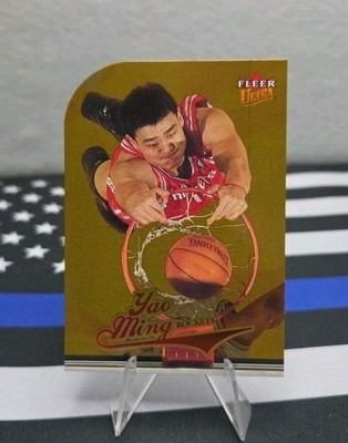 2004-05 Fleer Ultra Yao Ming #127 Gold Medallion - Rockets 