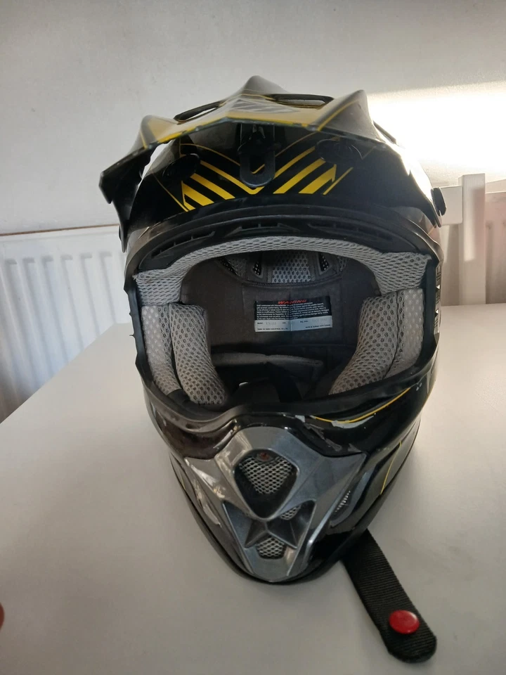Helmet For Motorbike - Image 4 of 4