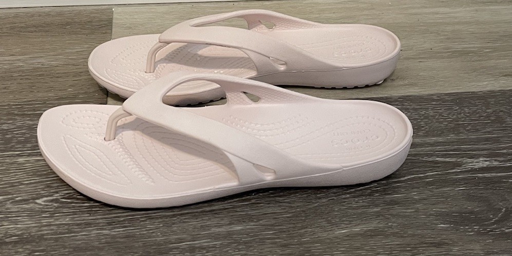 Crocs womens size 8 Kadee II Flip Flop, Barely Pink sandals