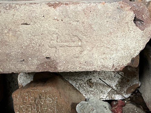 TARJETA DE CUMPLEAÑOS LADRILLO ENVÍANOS EL MENSAJE Y LES ENVIAREMOS UN LADRILLO SIN ENVOLVER - Imagen 4 de 10