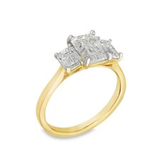 Anello trilogy in oro giallo 2,65 kt con diamanti coltivati ​​in laboratorio taglio smeraldo - F/VS