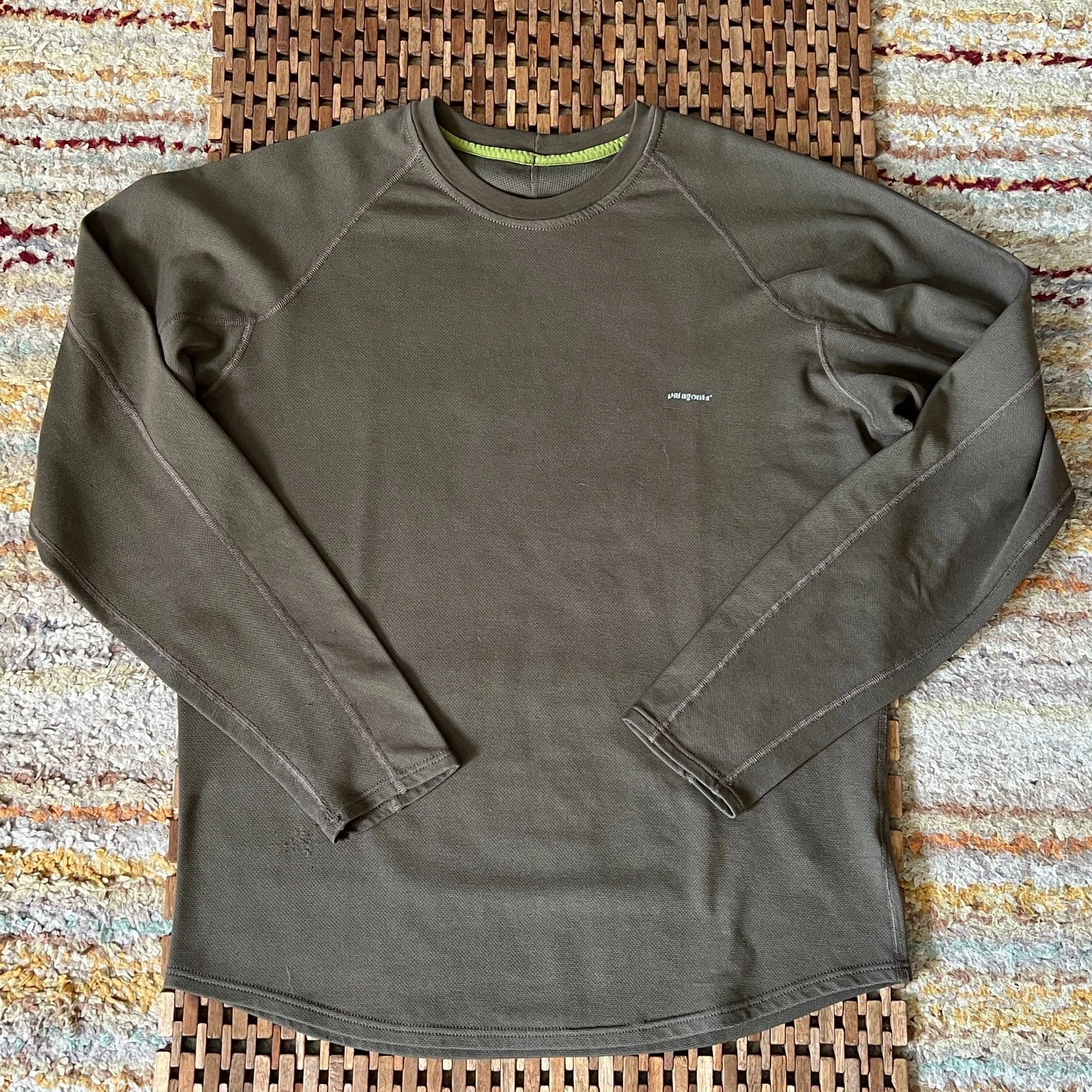 Patagonia Crew Neck Base Layer Long Sleeve T Shirt Tee Green Men's Medium M