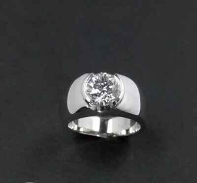 1.50 Carat Round cut cubic zirconia solitaire Engagement Ring in 925 silver