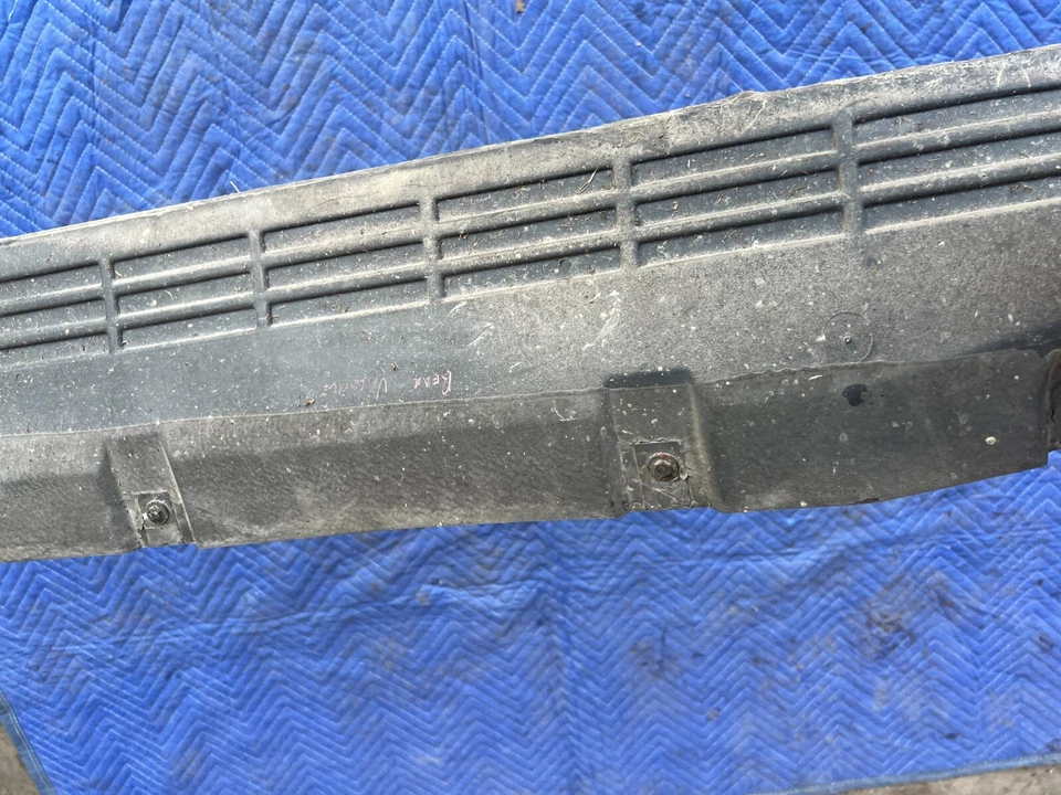 Volvo 740 760 1984-1989 sedán panel de llenado inferior trasero moldura de valencia OEM #1630EM Foto 2 de 4