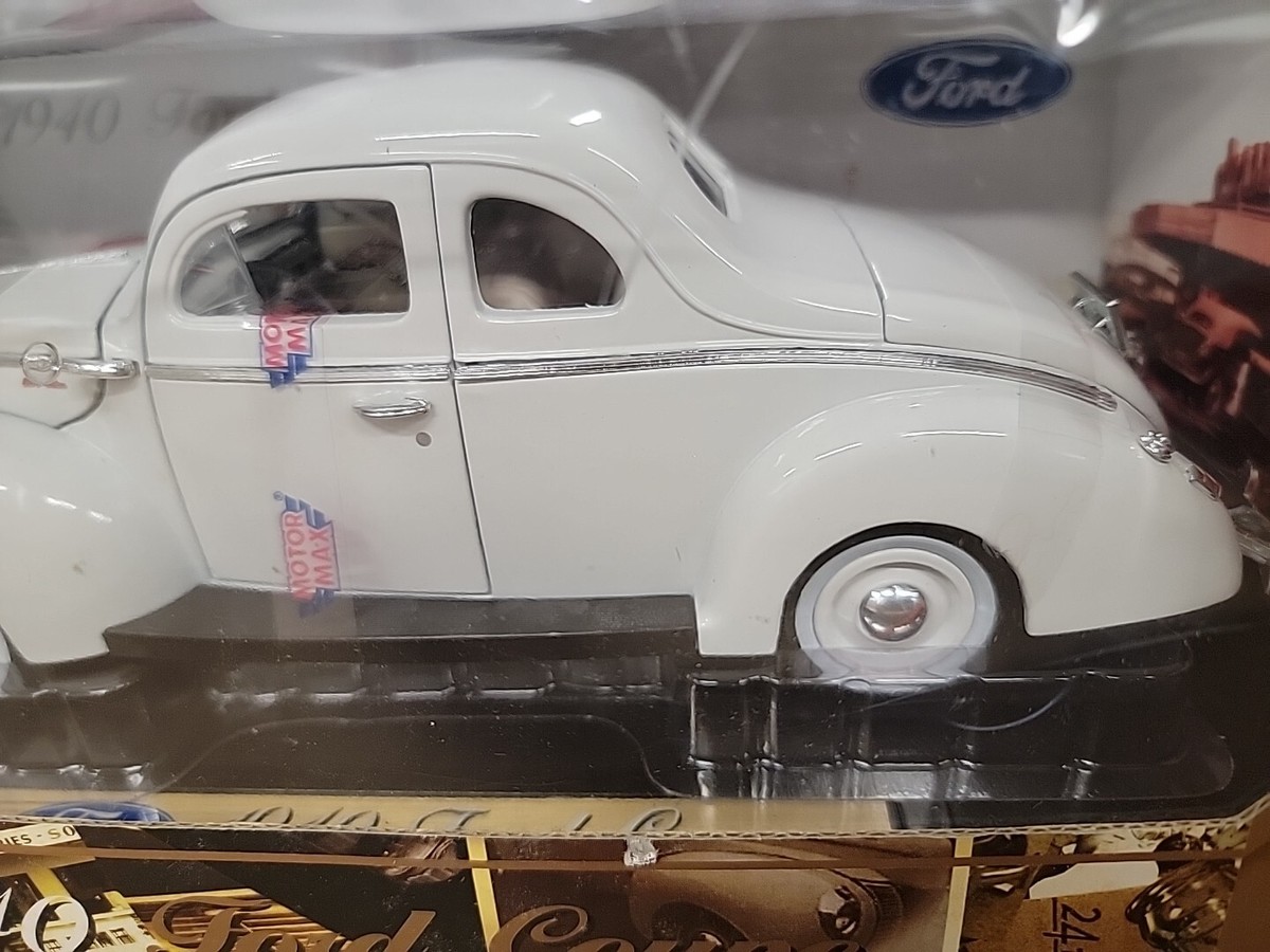 1940 Ford Coupe Deluxe Yellow 1/18 Diecast Car Model by