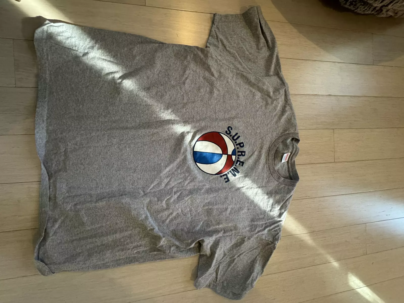 T shirt Supreme Logo Beach Ball XXL Gris