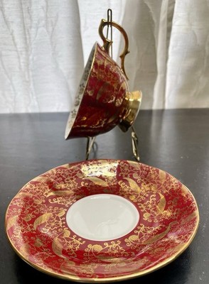 Elizabethan Sovereign Pattern England Bone China Teacup and Saucer Set, Red