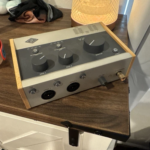 Universal Audio Volt 276 USB Audio Interface 2-in/2-out Studio Recording