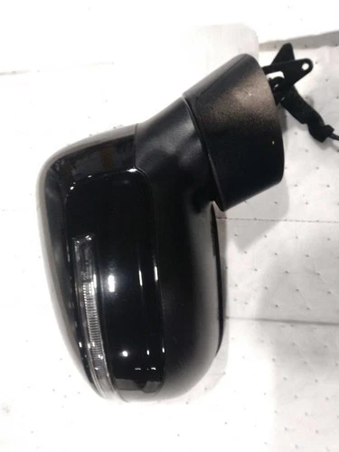 Used Right Door Mirror fits: 2022 Kia Telluride power heated repeater manual fol