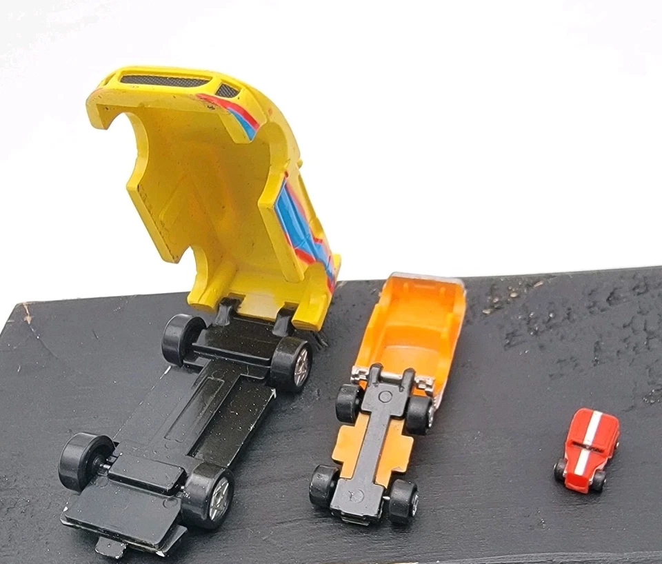 RARO Micro Máquinas FERRARI F40 + 57 CHEVY + 32 HOT ROD Triplesider Galoob 1990 Foto 2 de 4