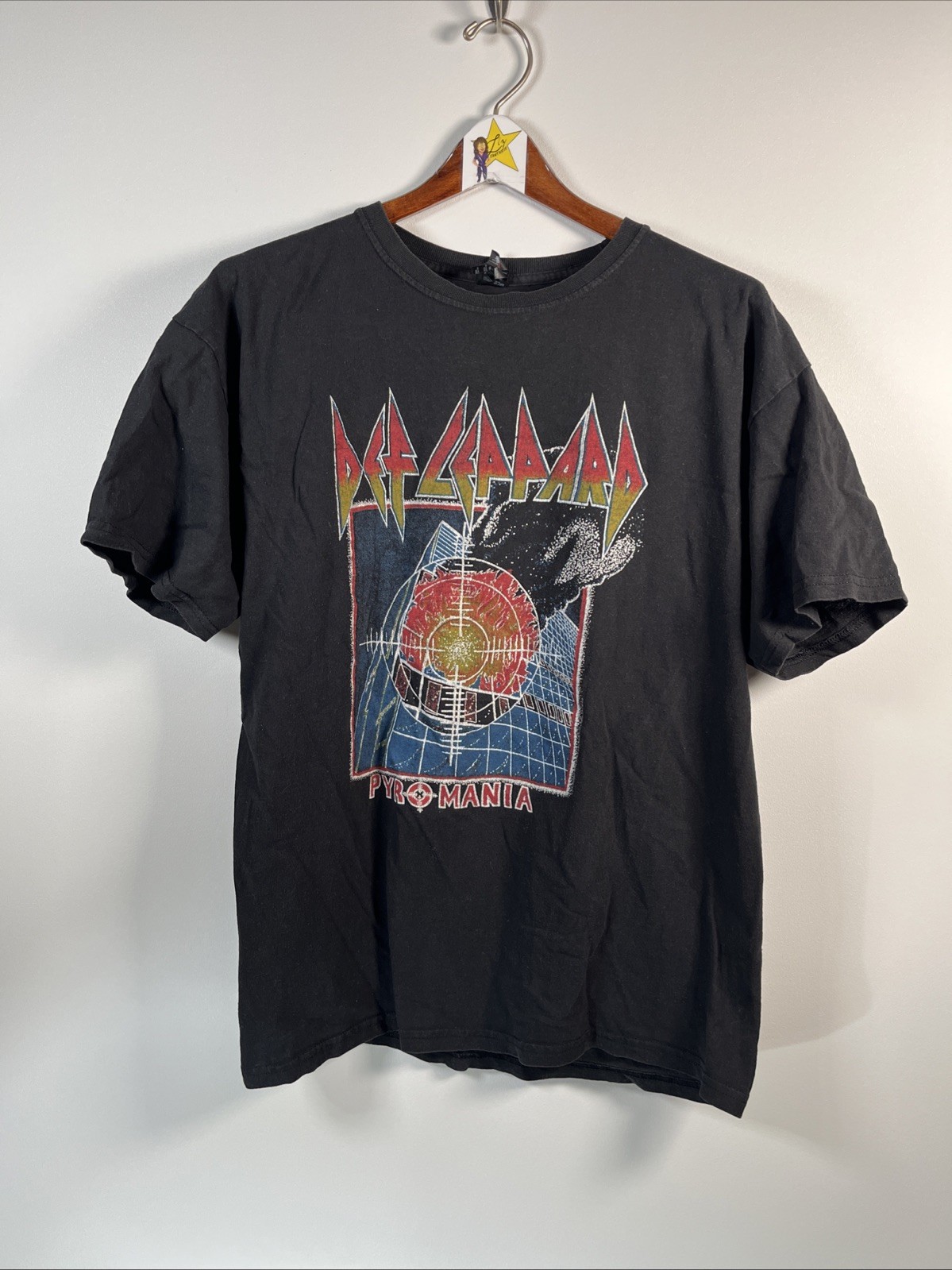 Def Leppard Pyromania Band Tee Shirt Sz M Short Sleeves Classic Vintage M&O Gold