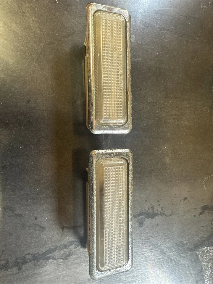 Juego de luces de cabina de pilar OEM Jeep Comanche MJ B luces de cortesía domo luces de cabina Foto 3 de 3