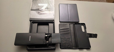 Samsung Galaxy Z Fold3 5G SM-F926B/DS - 256GB - Phantom Black (Ohne Simlock) OVP