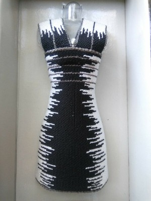 DRESS BARBIE HERVE LEGER MAX AZRIA DOLL MODEL MUSE BLACK WHITE BANDAGE COCKTAIL