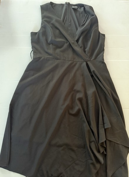 CITY CHIC Black Midi Dress Plus Size S (16) Sleeveless Fit And Flare No Belt
