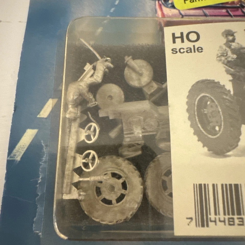 Roadmaster Series 1/87 HO 1950s Red Farm Tractor & Farmer Pewter Kit MPN 60–001 - Image 3 of 4