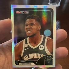 Panini NBA Hoops Parallel Giannis Antetokounmpo #165 Milwaukee Bucks 2025-26
