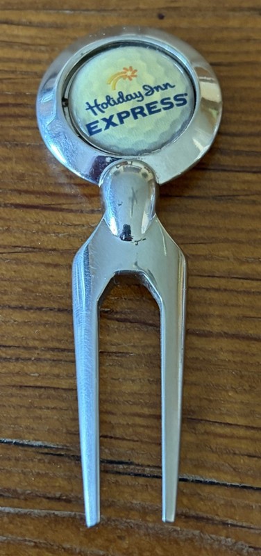 VTG Holiday Express Divot Tool