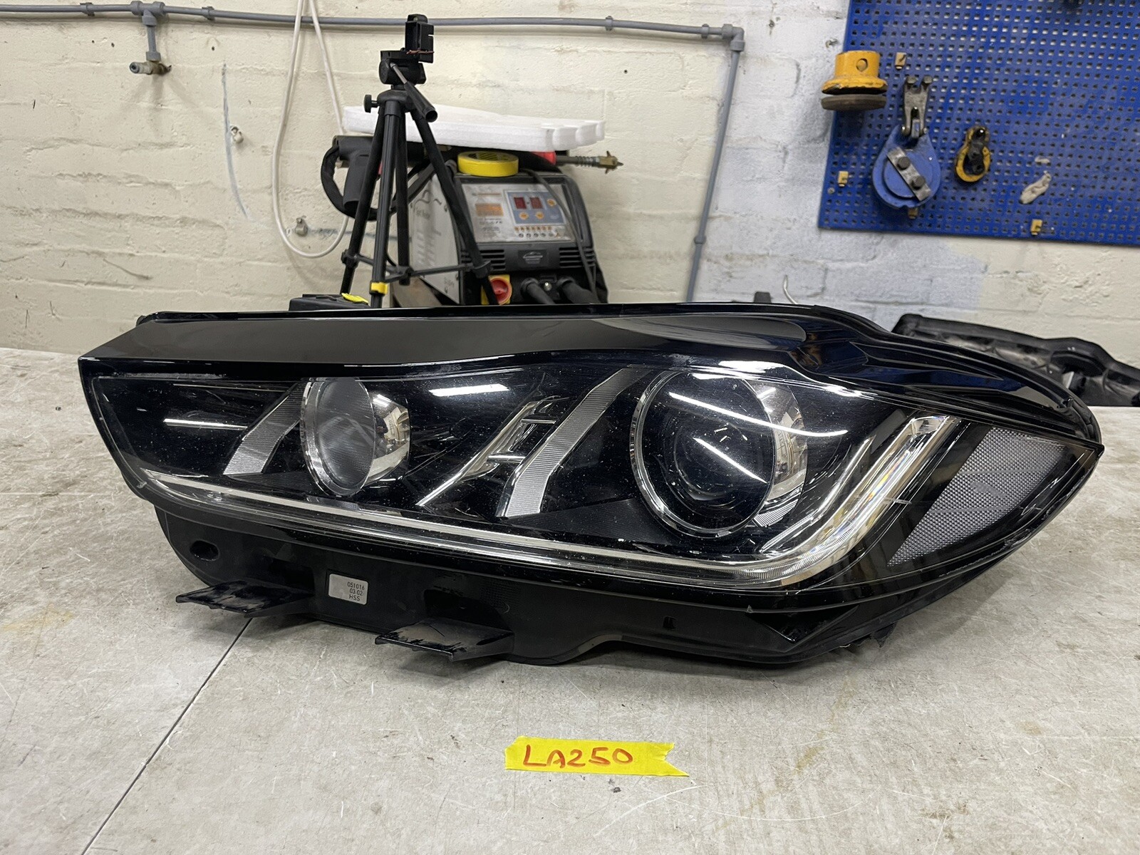Jaguar XE R-sport Xenon Headlight PASENGER Left Side T4n17217 for  