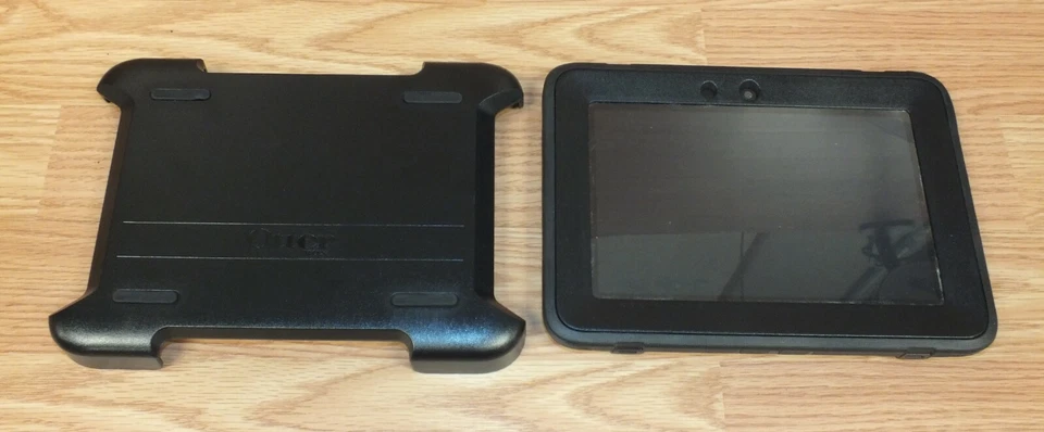 Amazon Kindle Fire 1st Generation 16GB Black 7 Inch Tablet w/ Wi-Fi & Otterbox! - Image 2 of 4