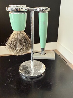Muhle Rytomo 3 pc shaving set.  Avacado green