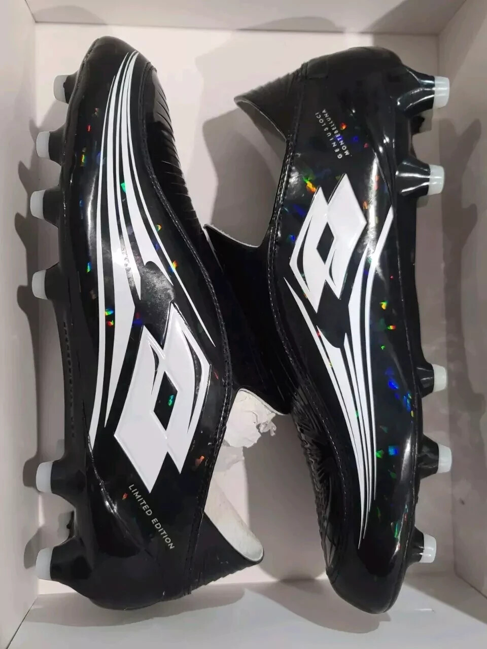 Tacchetti calcio uomo taglia 10 Lotto Zhero Gravity OG 50 anni FG neri 220487 10G