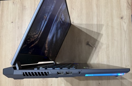 ASUS ROG Strix, 17.3", Ryzen 9 5900HX @ 16 x 3,30 GHz, 16 GB RAM, 1 TB, RTX 3070 - Bild 3 von 22