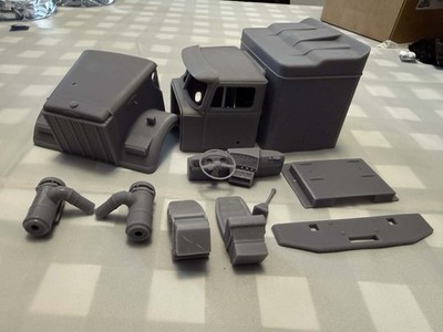 1/25 Autocar AT64F semi truck