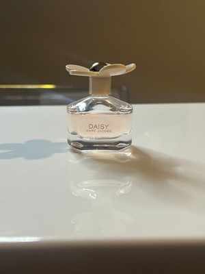 Marc Jacobs Daisy Mini Perfume Bottle Eau So Fresh Light Pink
