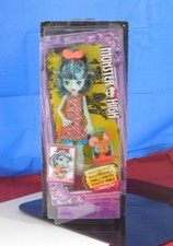 2018 Monster High MONSTER FAMILY Alivia Stein FND58 NIB