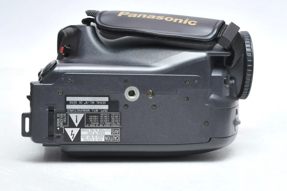 Panasonic Palmcorder IQ PV IQ404 Camcorder VHS C Player - Image 3 of 4