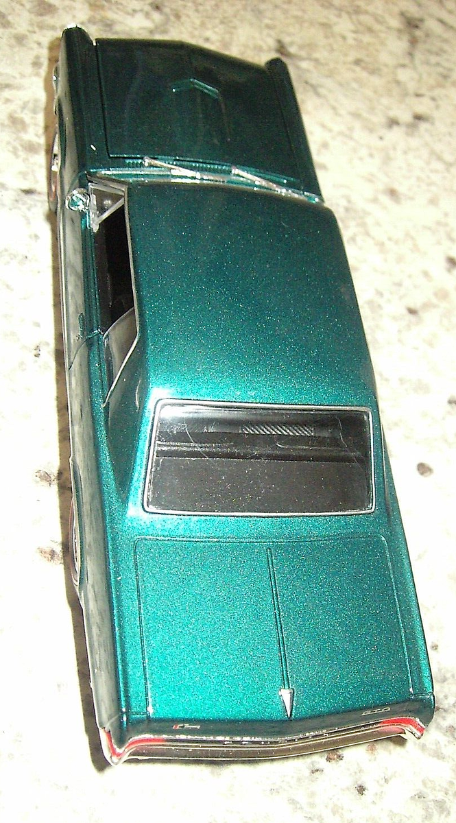 【希少】エブロ　DIE−CAST MODEL　CAR　No.65 1965 Pontiac GTO, Gold - Sun Star 1809 - 1/18 Scale Diecast