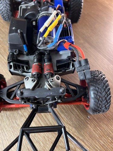 Discontinued Rare Traxxas Slash VXL 1/16 W/ Extra Body & New Parts - Picture 10 of 13