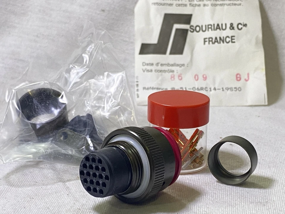 1pcs - SOURIAU 851-06RC14-19S50 19-Pin Circular Connector NOS "Oxide" - Image 2 of 4