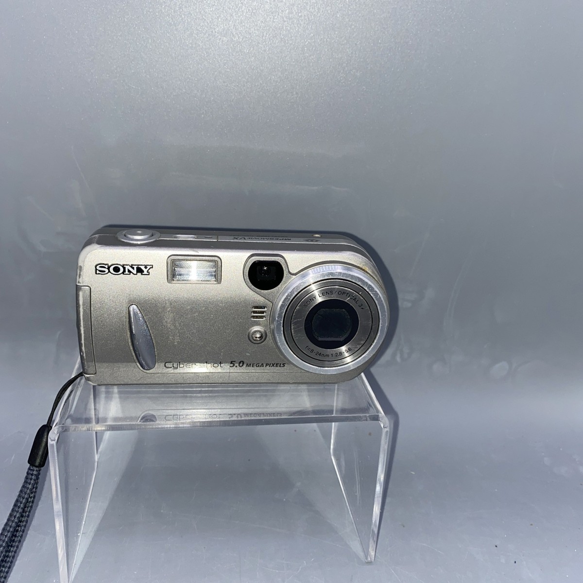 デジタルカメラ SONY Cybershot P92 Sony Cyber-shot DSC-P92 5.0MP Digital Camera - Silver for