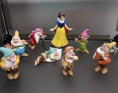 Disney Snow White and the Seven Dwarfs figures good used condition Disney Snow White and the Seven Dwarfs figures good used condition