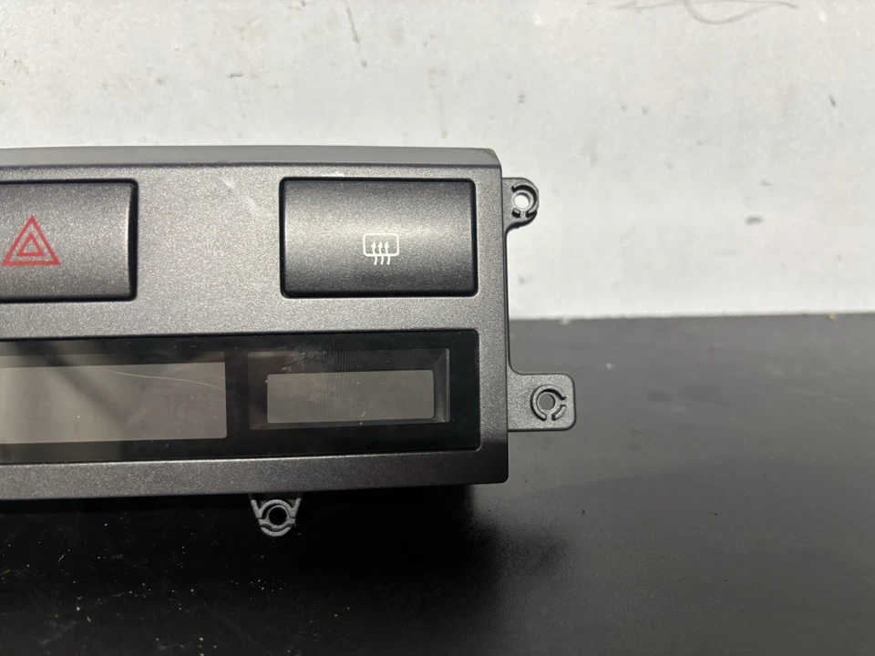 Reloj digital Kia Sorento 2007-2009 interruptores de descongelación de peligro Foto 3 de 4