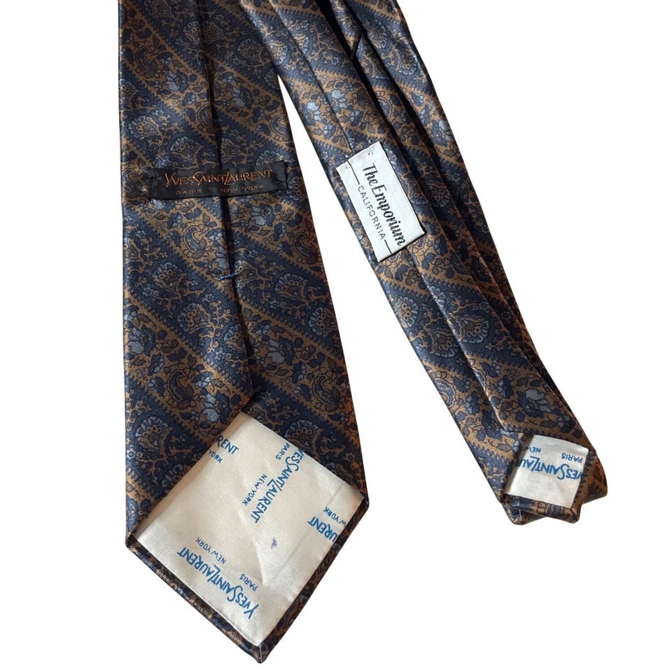 Corbata De Colección Yves Saint Laurent Para Hombre Seda Estampado Floral Azul y Dorado 3.25" Ancho Foto 4 de 4