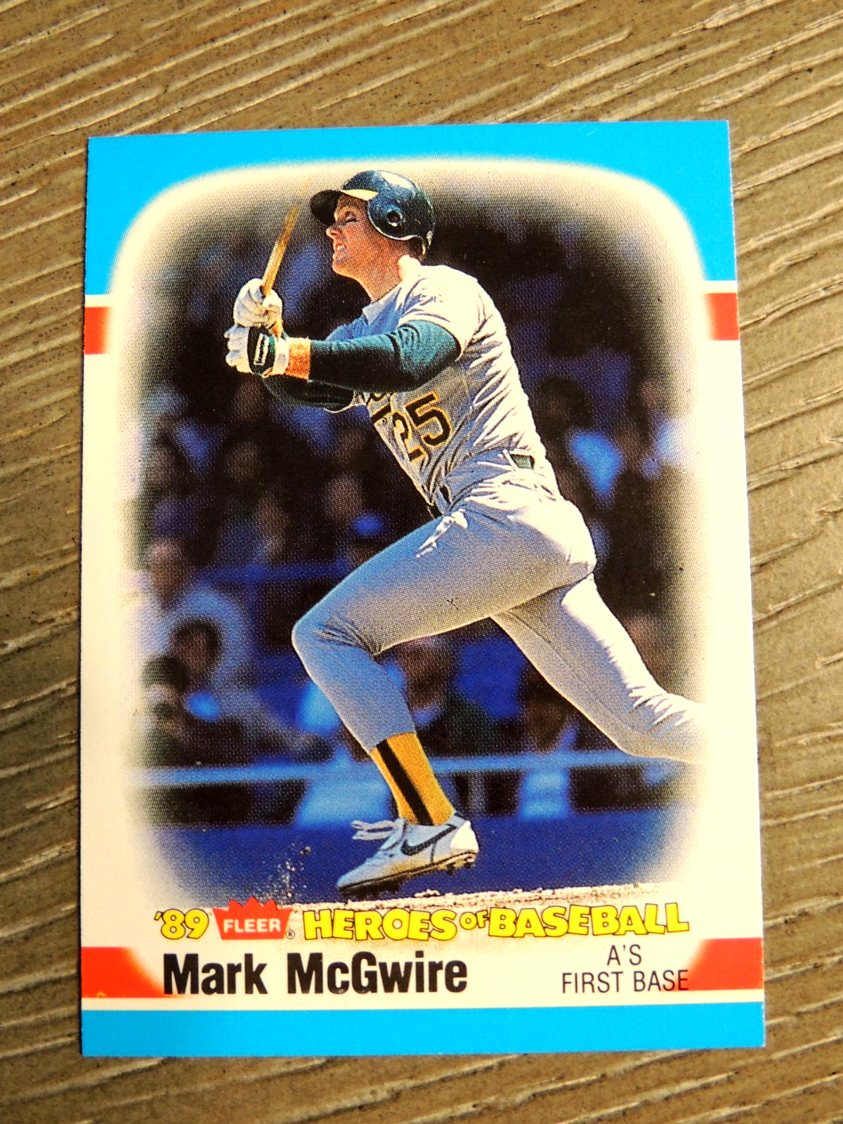 MARK McGWIRE 1989 FLEER HEROES of BASEBALL CARD #28   A's & CARDINALS LEGEND