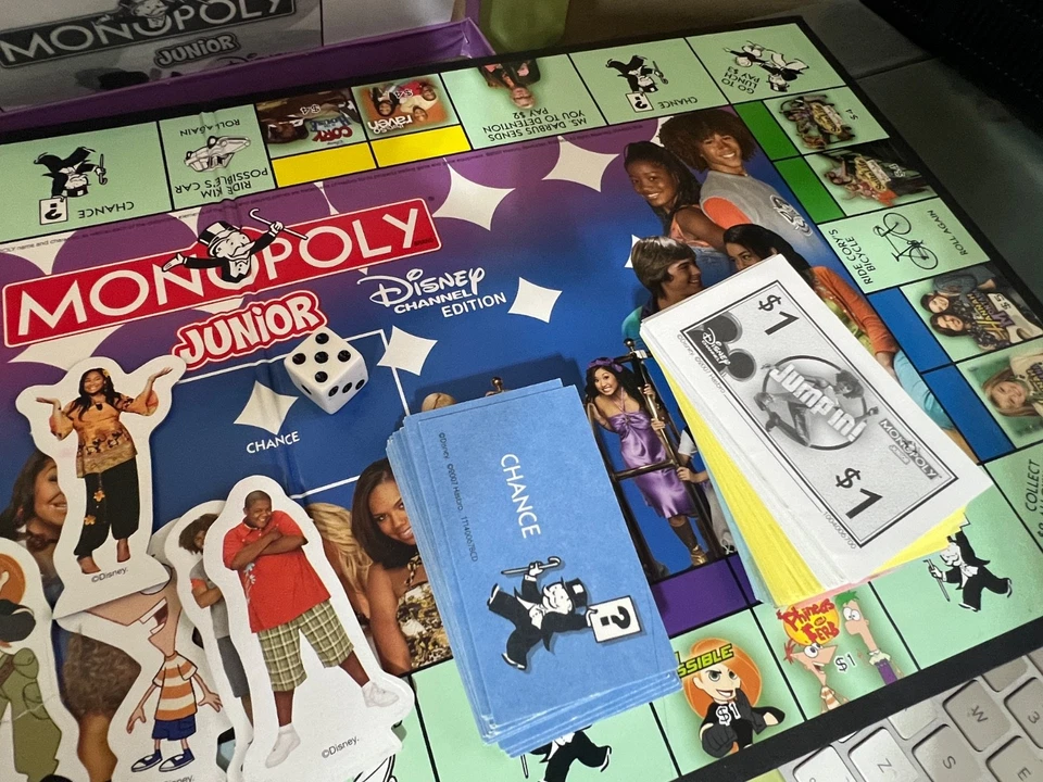 Jogo Monopoly Junior Disney Channel 2007 completo Hannah Montana Cheetah Girl - Imagem 4 de 4